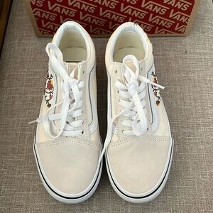 Old Skool Stac floral embroidery vans !!!#vans #size6